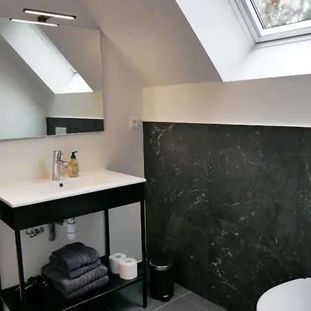 Kastellren - - Grand Parking Prive B&B
